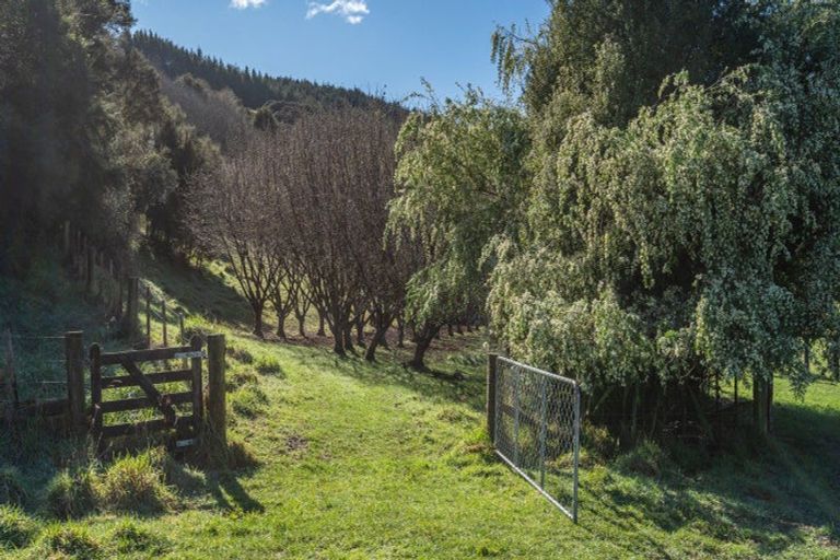 Photo of property in 9 Harmans Track, Little River, 7591