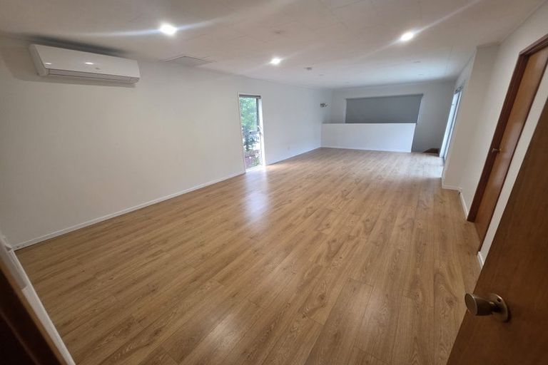 Photo of property in 2/56 Lavery Place, Sunnynook, Auckland, 0632