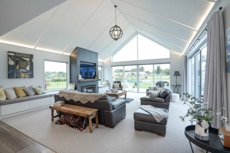 Photo of property in 185 Dunns Road, Otatara, Invercargill, 9879