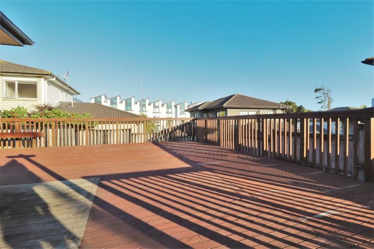 Photo of property in 16 Finbar Close, Flat Bush, Auckland, 2019