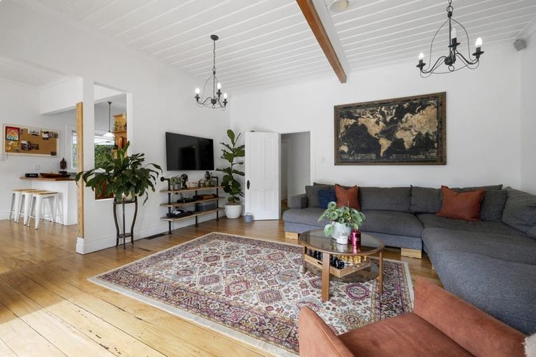 Photo of property in 160a Frankley Road, Frankleigh Park, New Plymouth, 4310