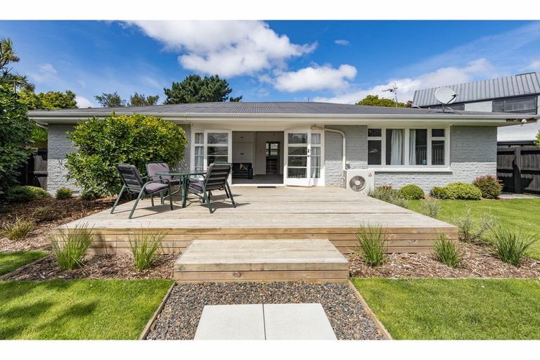 Photo of property in 1/65 Middlepark Road, Sockburn, Christchurch, 8042
