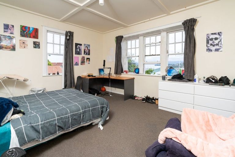 Photo of property in 76a Kelburn Parade, Kelburn, Wellington, 6012