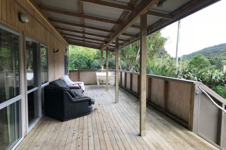 Photo of property in 91 Glenesk Road, Piha, New Lynn, 0772