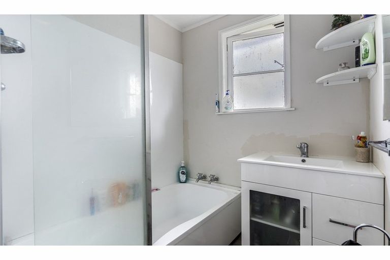 Photo of property in 47 Arimu Road, Papakura, 2110