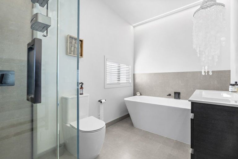 Photo of property in 8/17 Victoria Road, Mount Maunganui, 3116