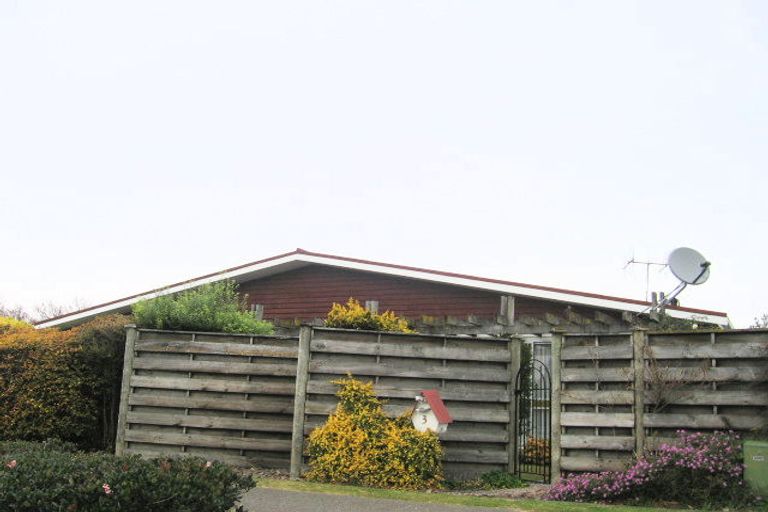 Photo of property in 3 Howard Road, Taradale, Napier, 4112