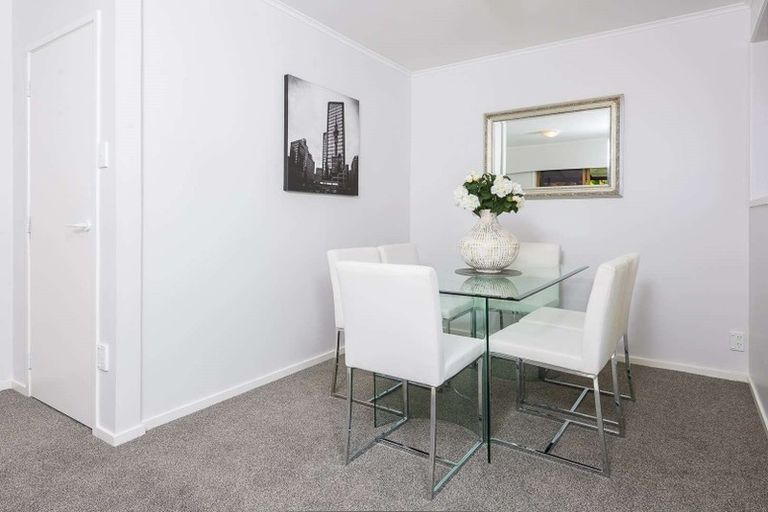 Photo of property in 76 Weatherly Road, Torbay, Auckland, 0630