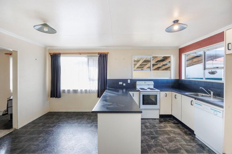 Photo of property in 11 Cascade Crescent, Westbrook, Palmerston North, 4412