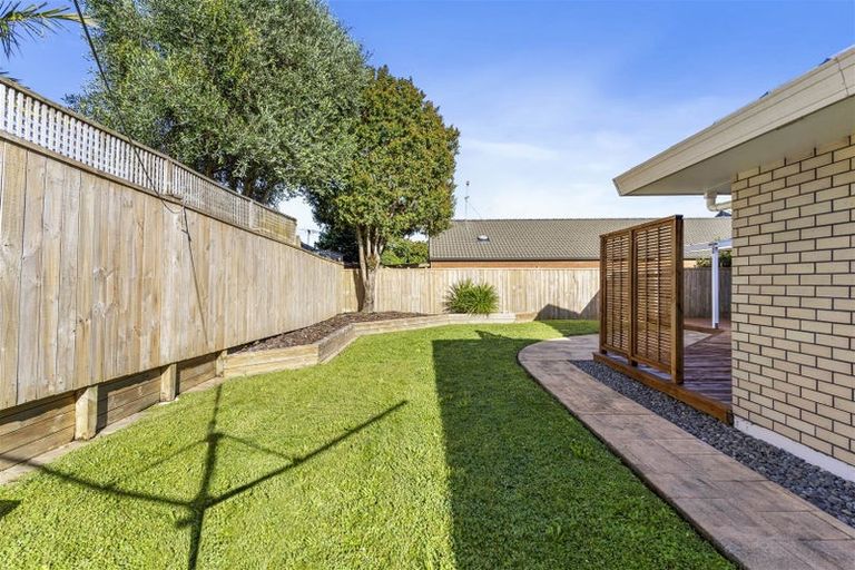 Photo of property in 29 Newbliss Crescent, East Tamaki Heights, Auckland, 2016