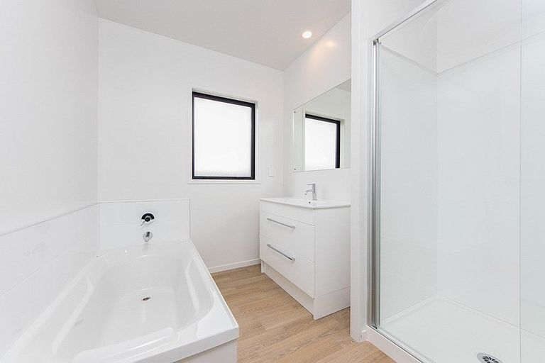 Photo of property in 2 Saffron Street, Birkdale, Auckland, 0626