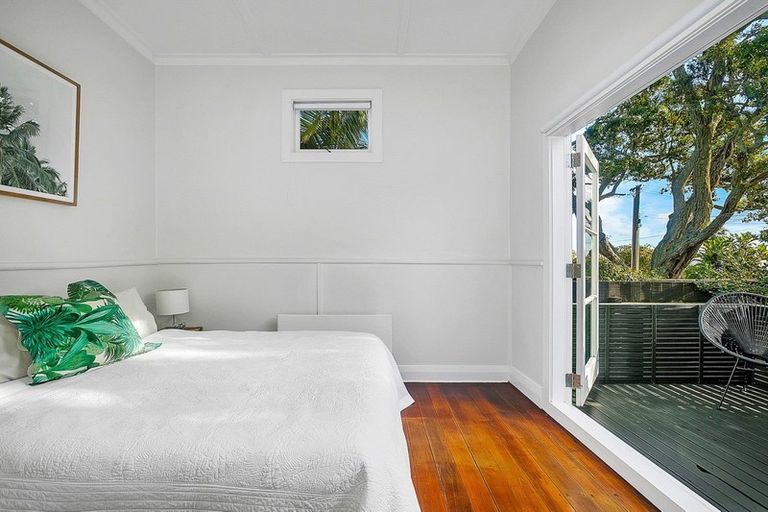 Photo of property in 22 Wright Road, Point Chevalier, Auckland, 1022