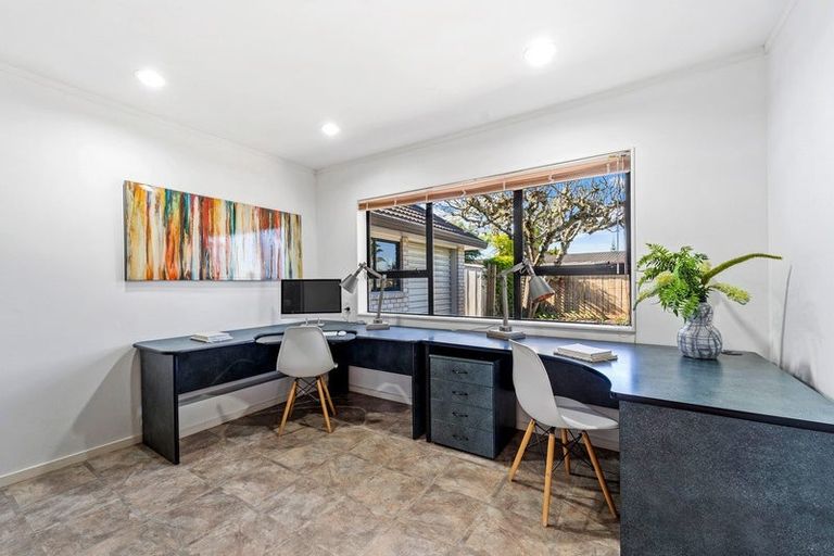 Photo of property in 22 Settlers Grove, Orewa, 0931