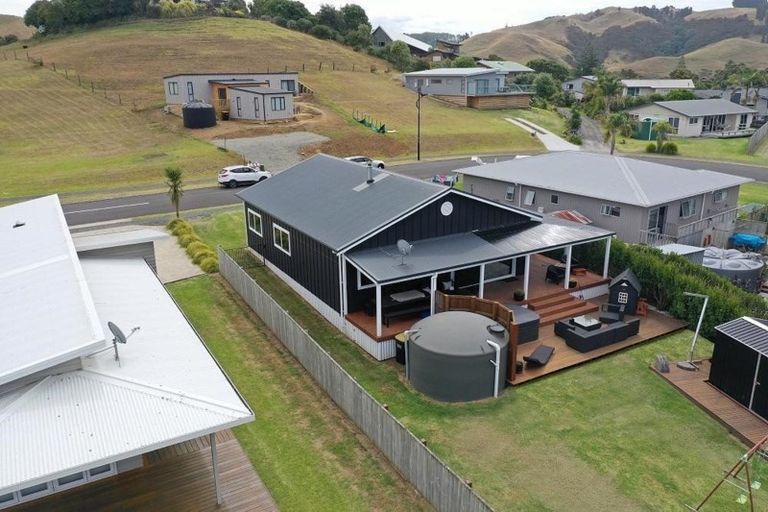 Photo of property in 15 Dolphin Drive, Whiritoa, Whangamata, 3691