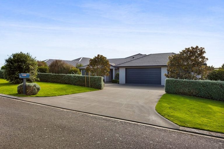 Photo of property in 3 Larlin Heights, Hawera, 4675