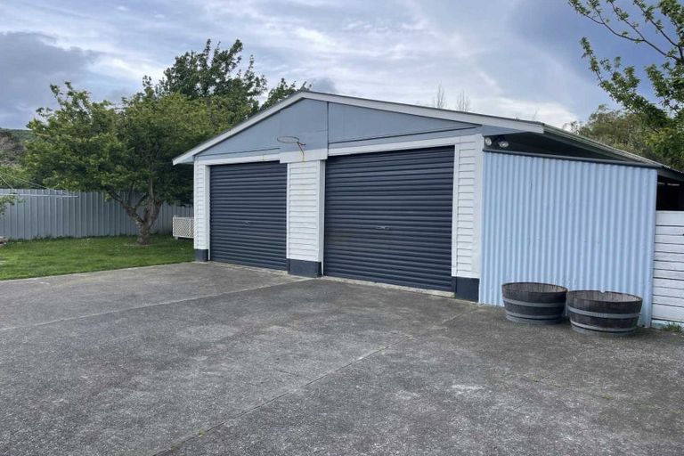 Photo of property in 11 William Benton Street, Featherston, 5710