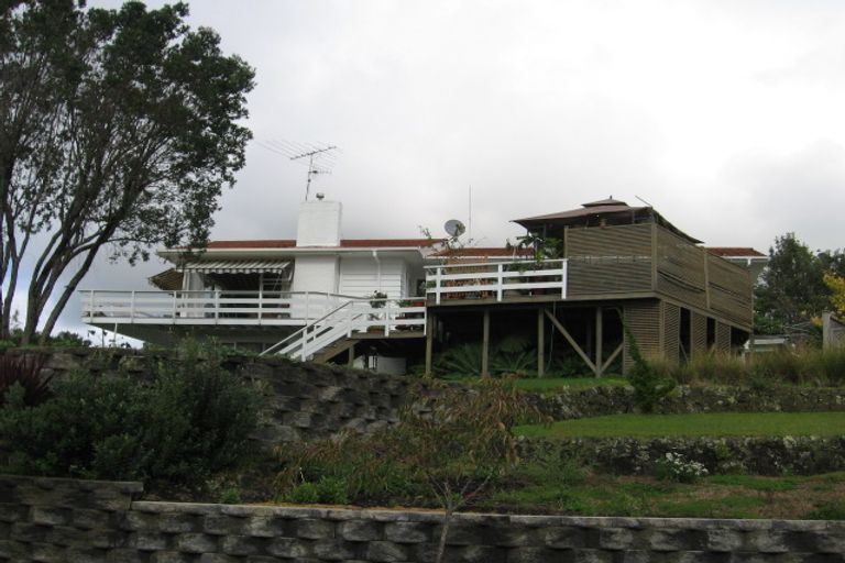 Photo of property in 15 Tui Vale Road, Shelly Park, Auckland, 2014