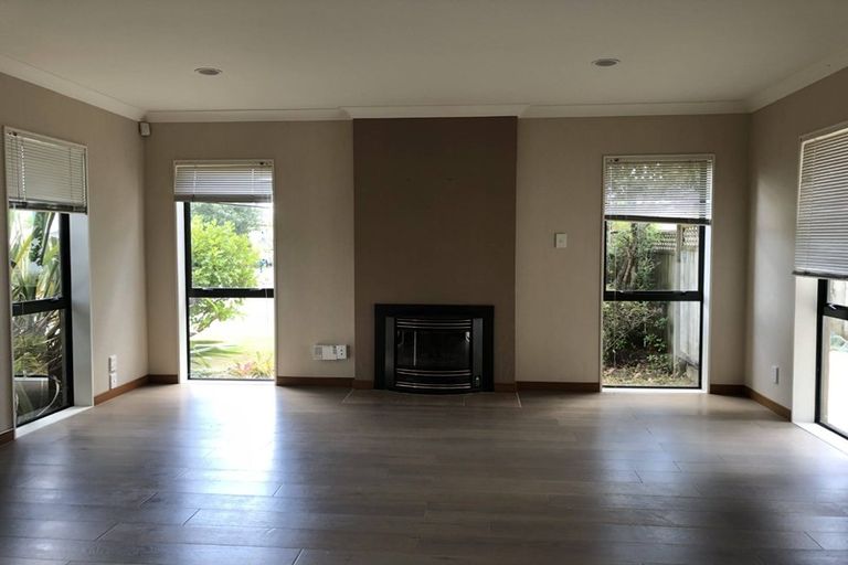 Photo of property in 20 Fergy Crescent, Wattle Downs, Auckland, 2103