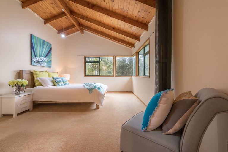 Photo of property in 207c Woodlands Park Road, Titirangi, Auckland, 0604