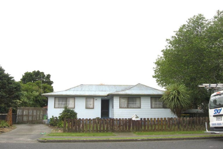 Photo of property in 28 Station Road, Takanini, 2112