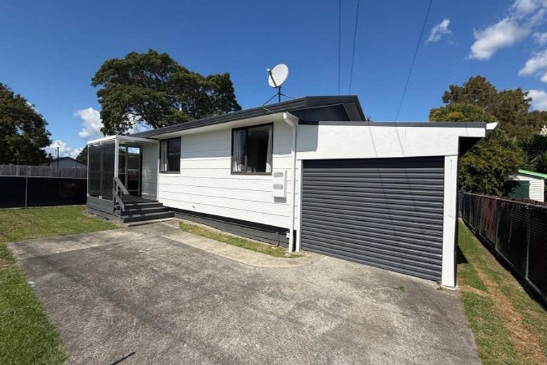 Photo of property in 2/23 Station Road, Takanini, 2112