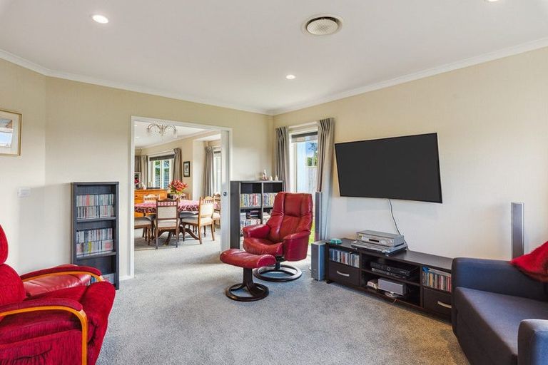 Photo of property in 36 Pharazyn Avenue, Waikanae Beach, Waikanae, 5036