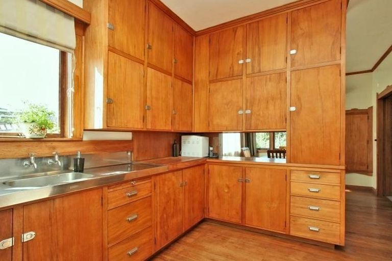 Photo of property in 18 Hinton Road, Taradale, Napier, 4112