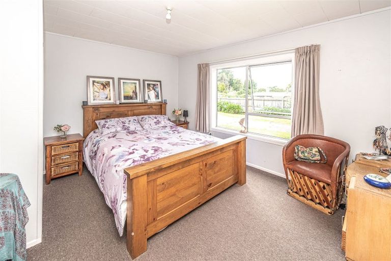 Photo of property in 30 Weraroa Road, Waverley, 4510