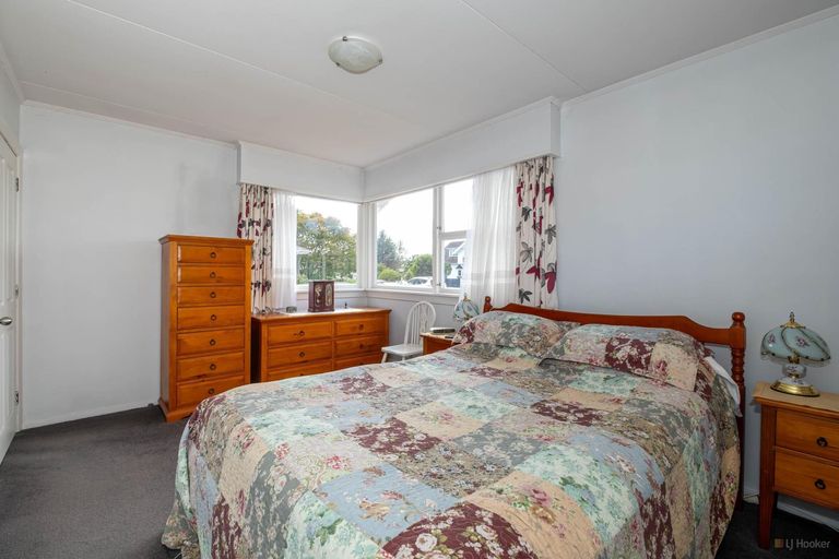 Photo of property in 24 Rhodes Street, Waimate, 7924