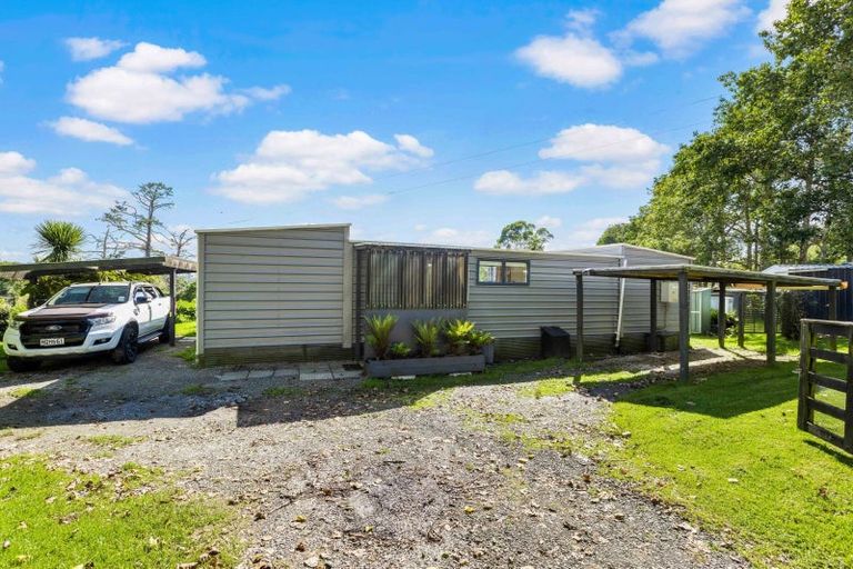Photo of property in 98 Hanham Road, Kumeu, 0891