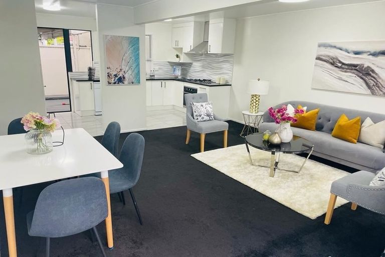 Photo of property in 2/11 Overton Road, Papatoetoe, Auckland, 2025