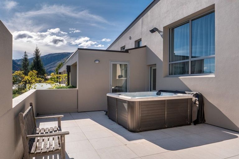 Photo of property in 1 Advance Terrace, Arrowtown, 9302