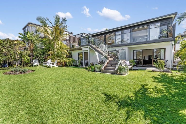 Photo of property in 2/16 Marama Street, Castor Bay, Auckland, 0620