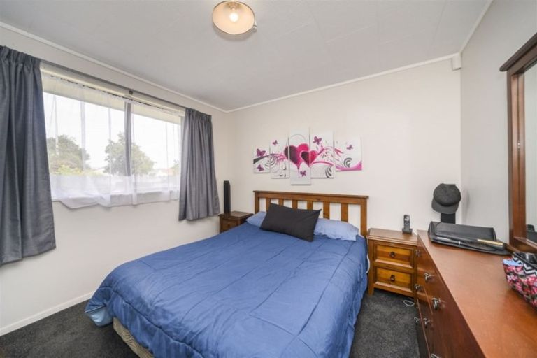 Photo of property in 19 Mcleavey Drive, Kelvin Grove, Palmerston North, 4414