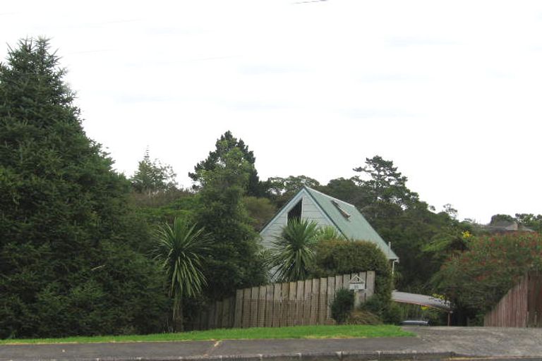 Photo of property in 32 Lanigan Street, Birkdale, Auckland, 0626