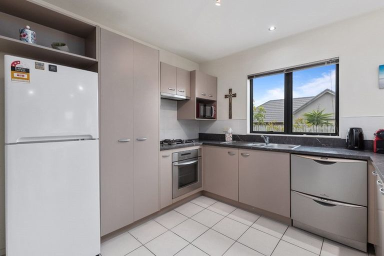 Photo of property in 33/22 Northcross Drive, Oteha, Auckland, 0632