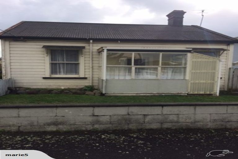 Photo of property in 253 Courtenay Street, Strandon, New Plymouth, 4312