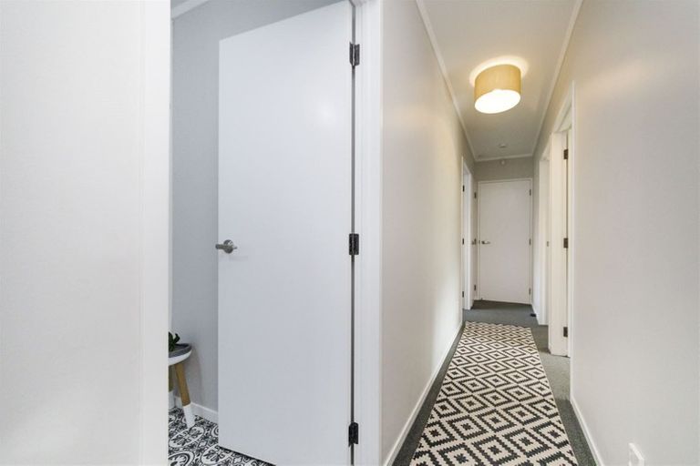 Photo of property in 102 Roberts Line, Kelvin Grove, Palmerston North, 4414