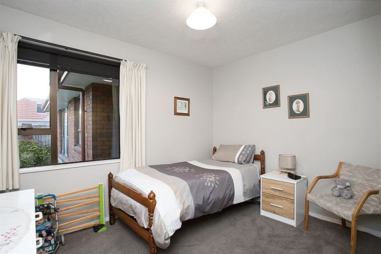 Photo of property in 6 Briarmont Street, Avondale, Christchurch, 8061