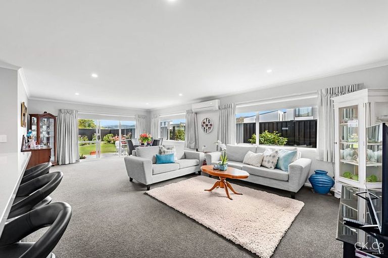 Photo of property in 12 Passchendaele Grove, Trentham, Upper Hutt, 5018