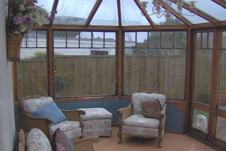 Photo of property in 74 Nottingham Street, Karori, Wellington, 6012