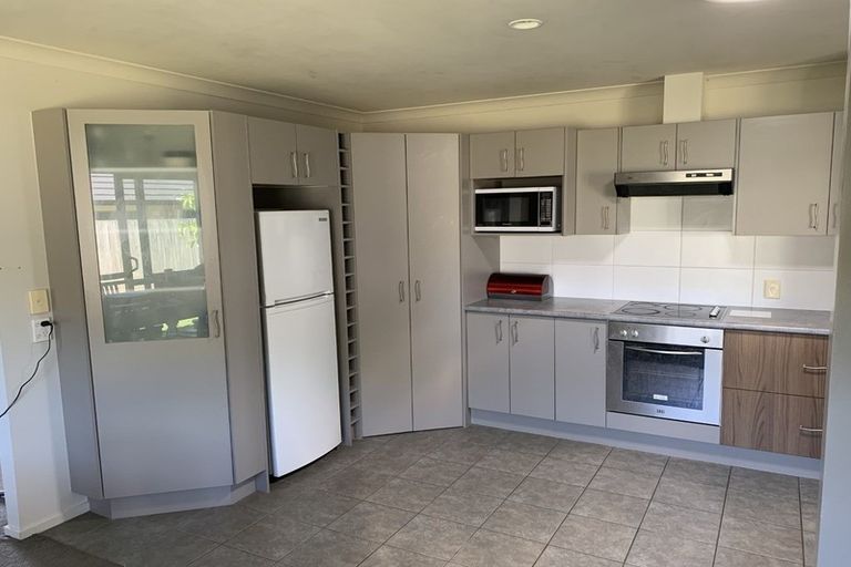 Photo of property in 42 Mandalay Place, Waiuku, 2123