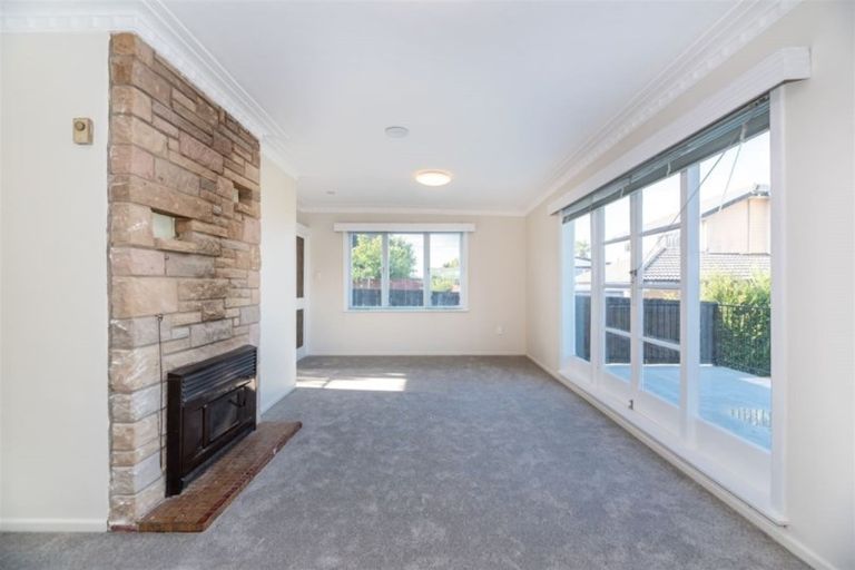 Photo of property in 4 Longburn Road, Henderson, Auckland, 0610