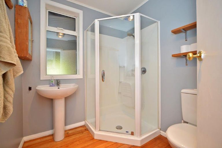 Photo of property in 1327 Hinakura Road, Hinakura, Martinborough, 5784