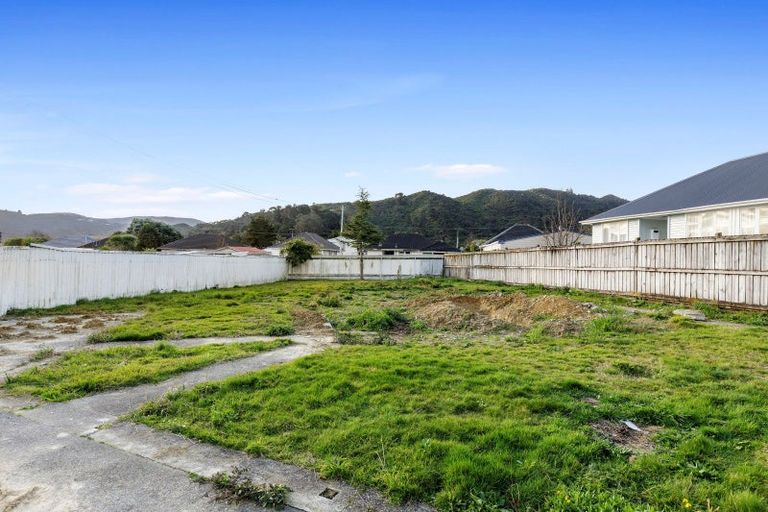Photo of property in 61a Strand Crescent, Naenae, Lower Hutt, 5011