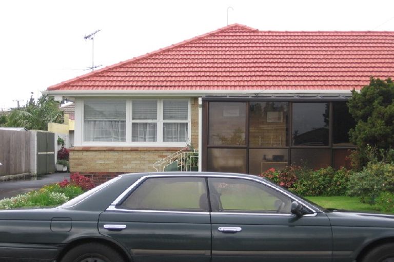 Photo of property in 37b Sunnyside Crescent, Papatoetoe, Auckland, 2025