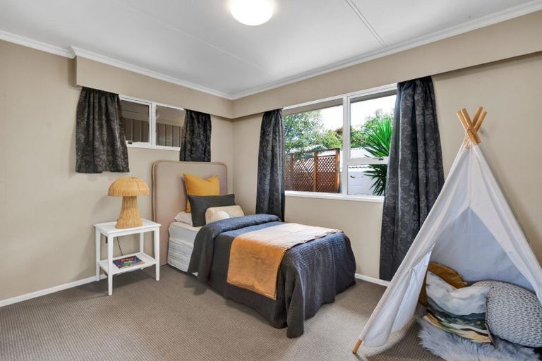 Photo of property in 147 Govett Avenue, Frankleigh Park, New Plymouth, 4310