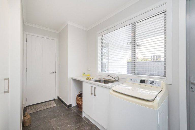 Photo of property in 33 Elmira Avenue, Hokowhitu, Palmerston North, 4410