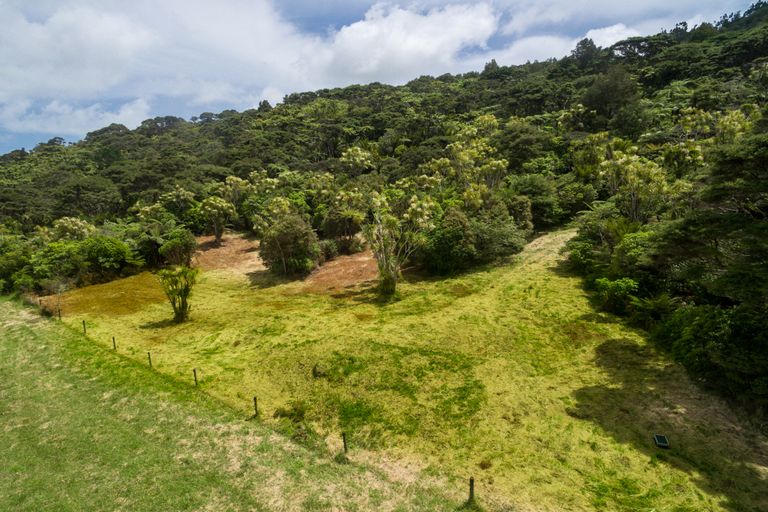 Photo of property in 81 Stoney Creek Drive, Waitakere, Henderson, 0782