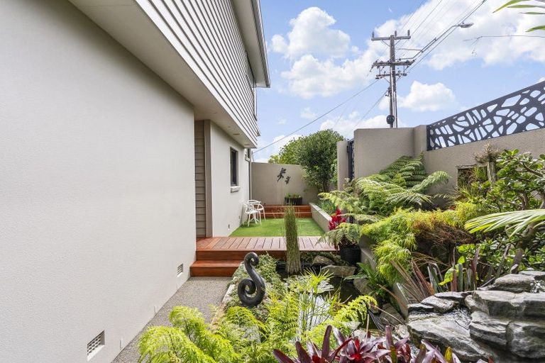 Photo of property in 99 Exmouth Road, Northcote, Auckland, 0627